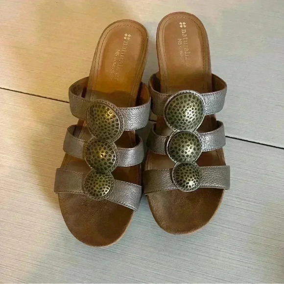 Leather Naturalizer Heeled Sandal - Picture 10 of 10